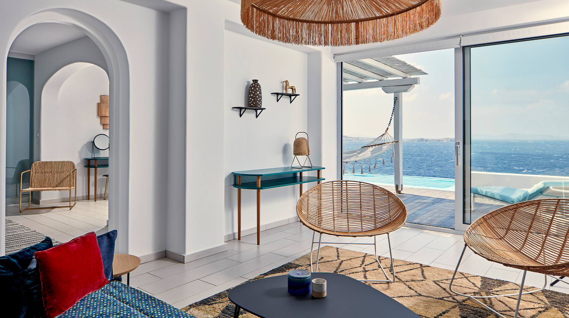 Kouros Hotel & Suites