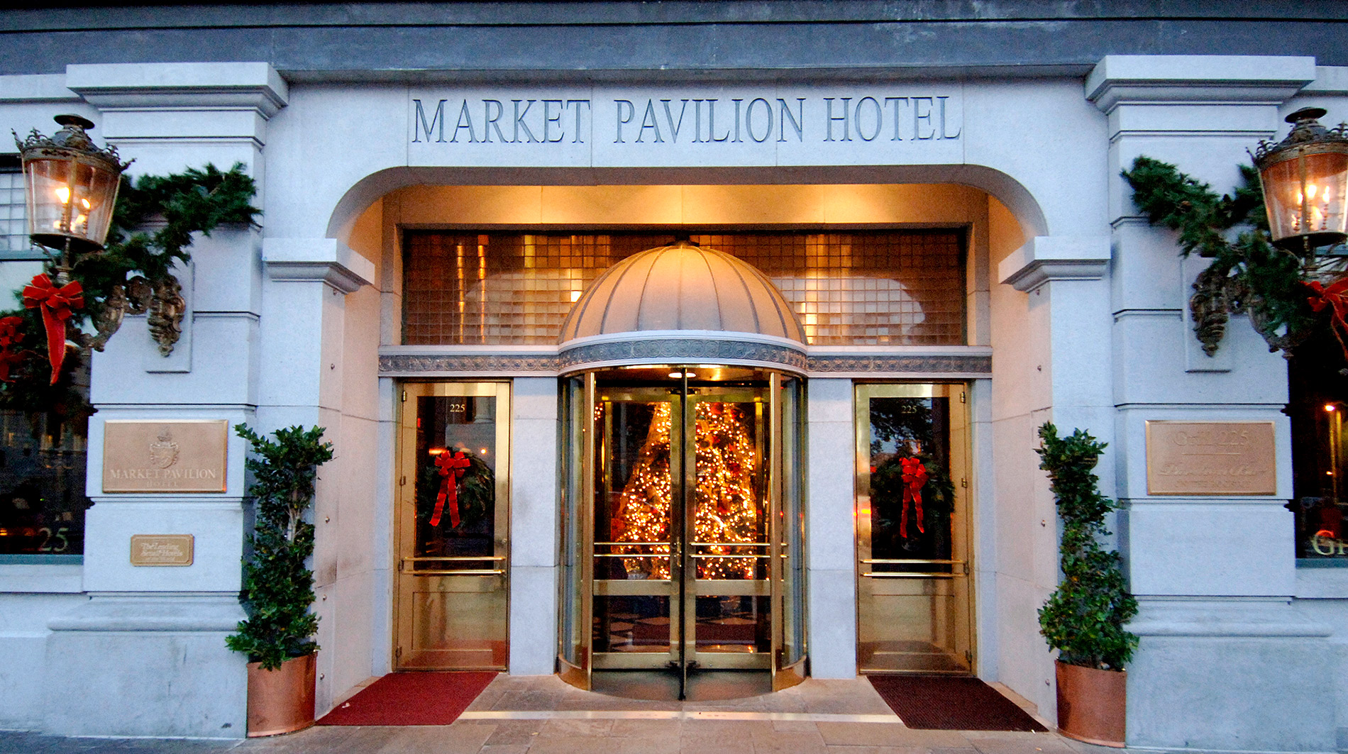 Market Pavilion Hotel