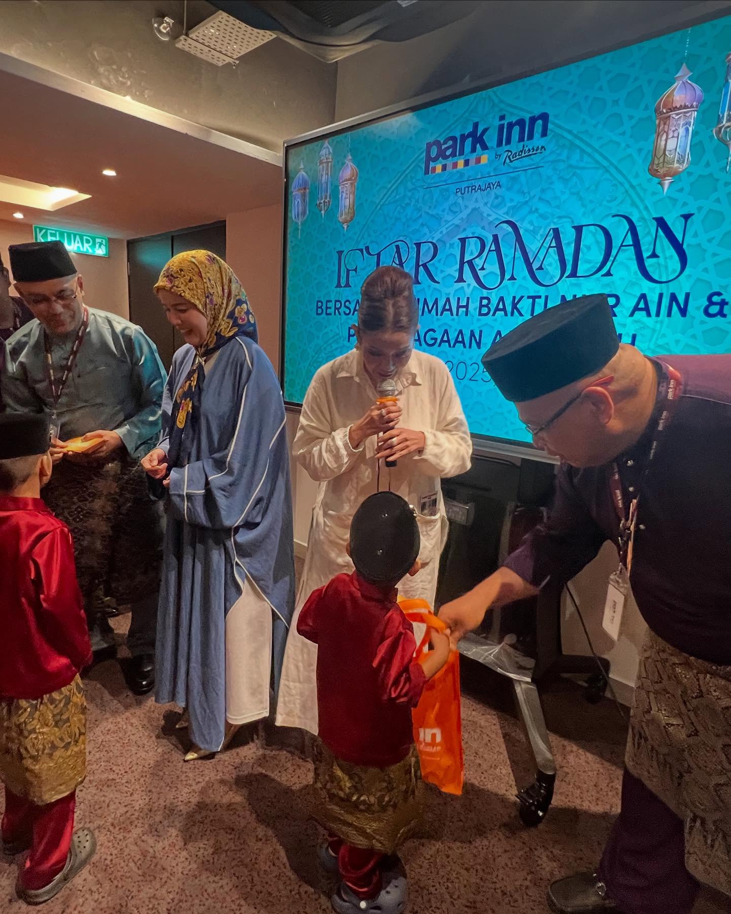 Protasco Active photograph: Park Inn by Radisson Putrajaya Menyantuni Anak-anak Yatim dan Warga Emas