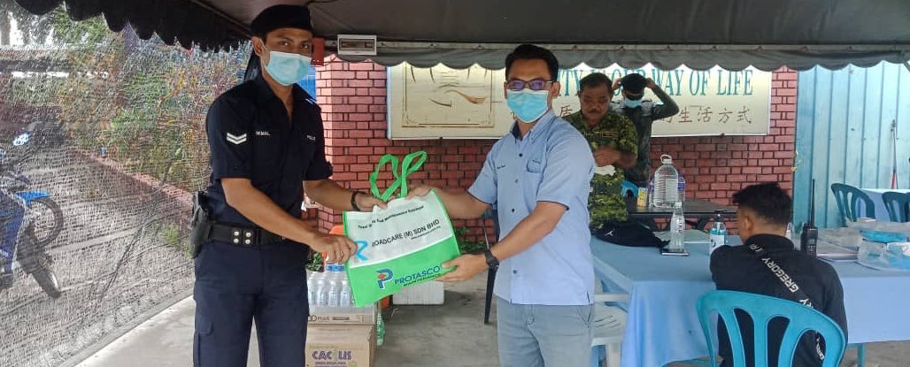 Protasco Active photograph: Bantuan Makanan Kepada Para Petugas Sekatan Jalan Raya Oleh Pihak Roadcare Bahagian Timur & Tengah