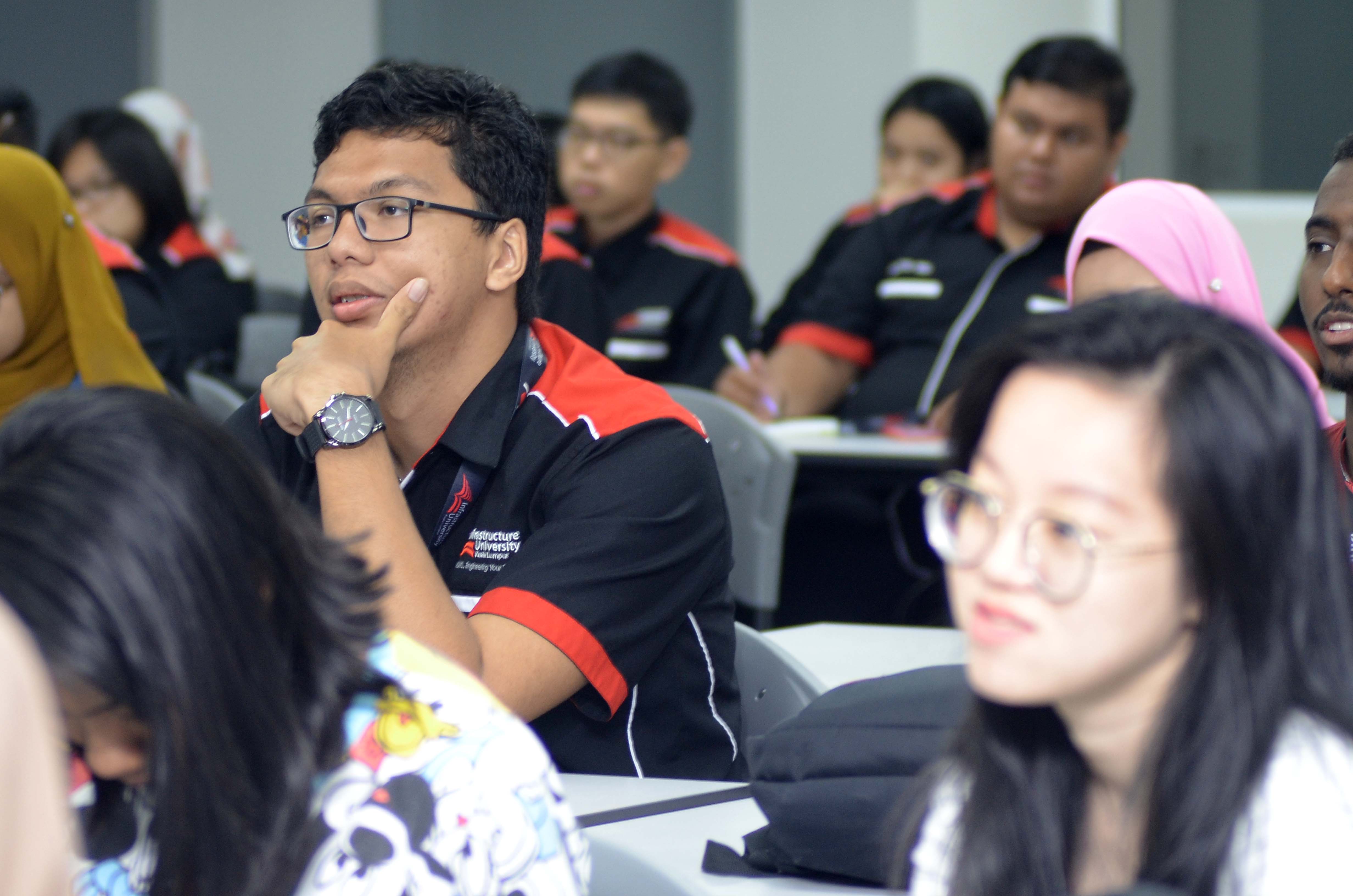Protasco Active photograph: Industrial Talk on Online Business and Digital Marketing