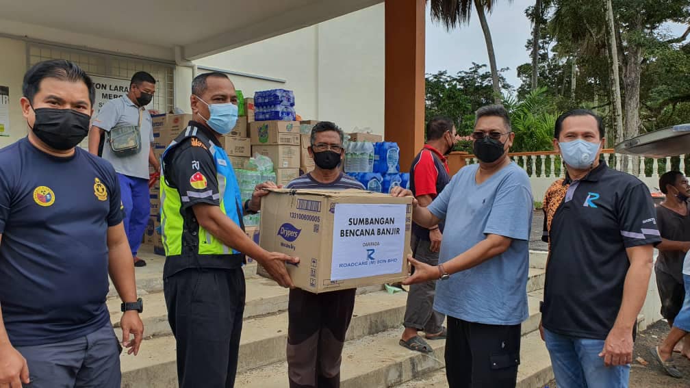 Protasco Active photograph: Program Bantuan Mangsa Banjir Sungai Lui & Shah Alam