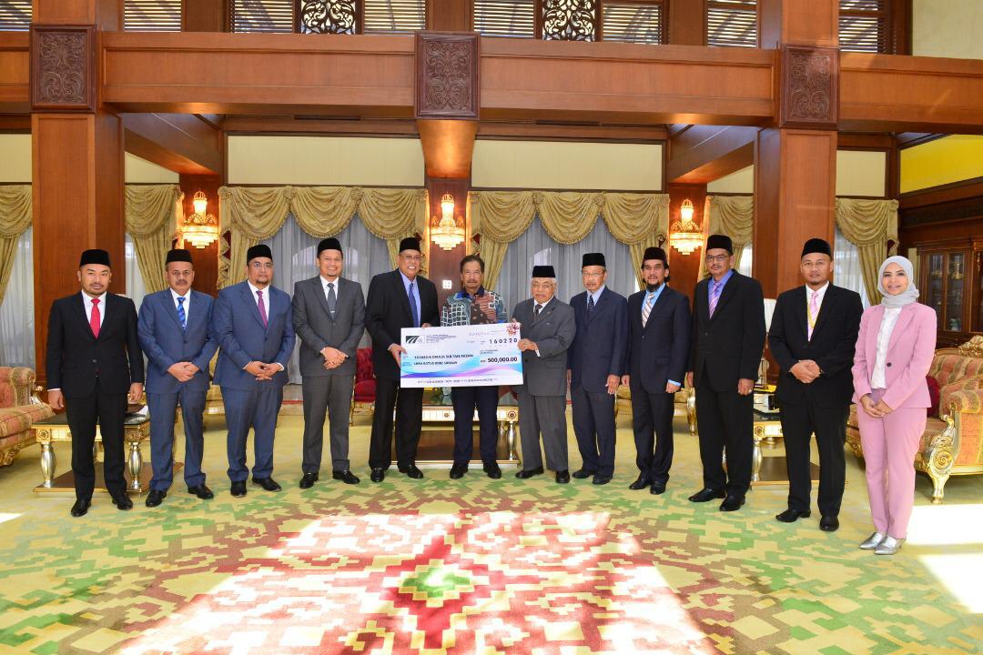 Protasco Active photograph: Majlis Penyerahan Sumbangan Permint Granite-HCM Kepada Yayasan Diraja Sultan Mizan