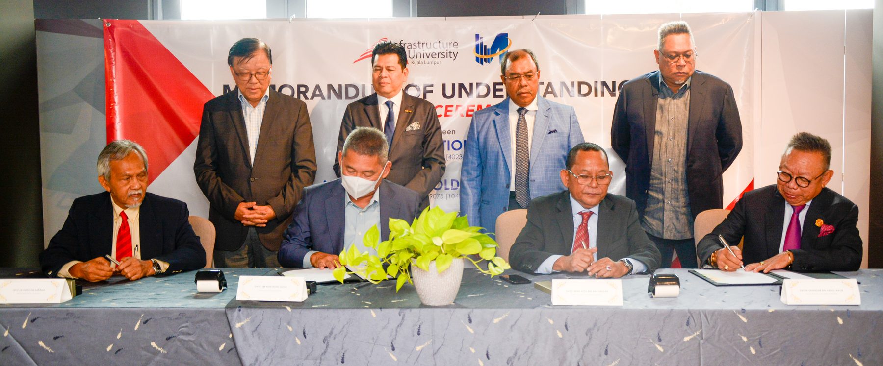 Protasco Active photograph: MOU Signing Between IKRAM Education Sdn Bhd & Mkm Global Holdings Sdn Bhd