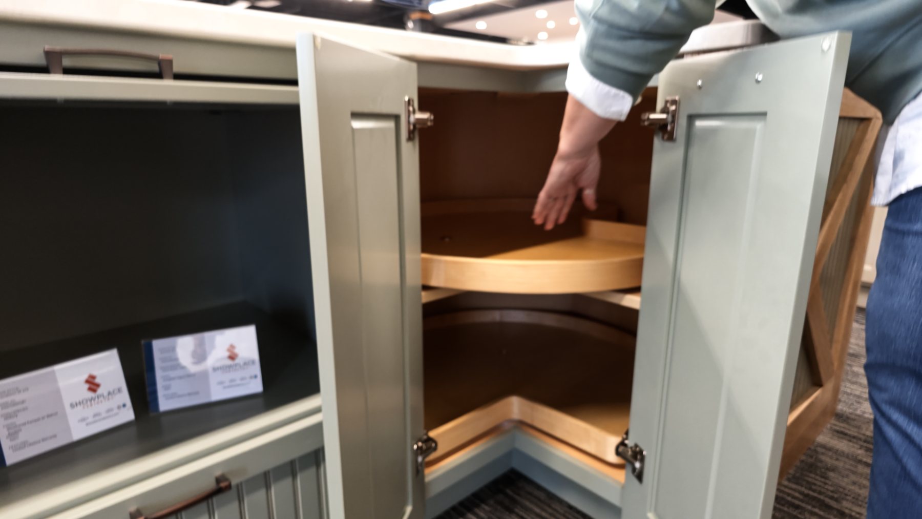 Two-door lazy Susan corner cabinet with independent rotating shelves and no center pole