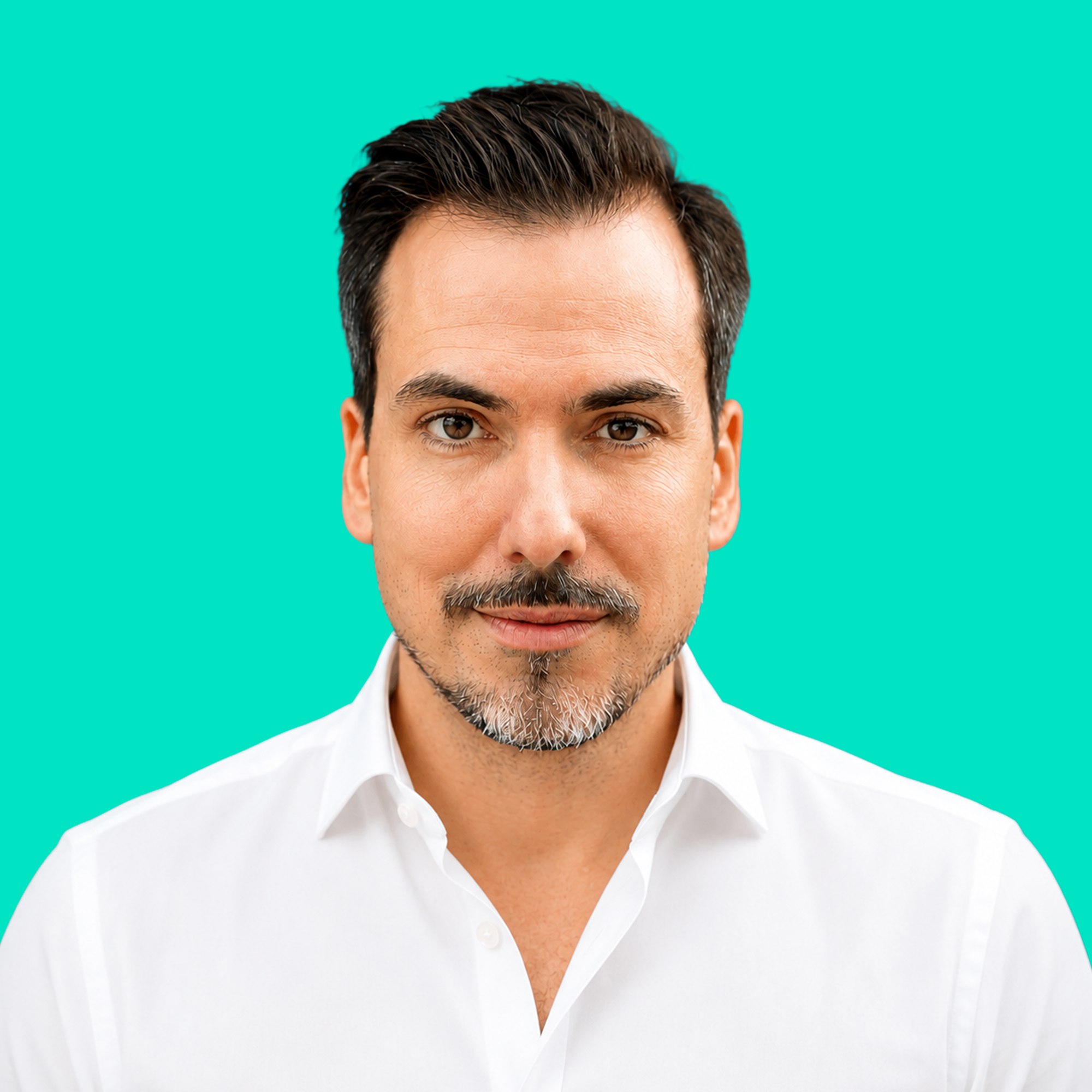 Porträtfoto von Max Wenzel, Chief Commercial Officer bei LCX NEXUS