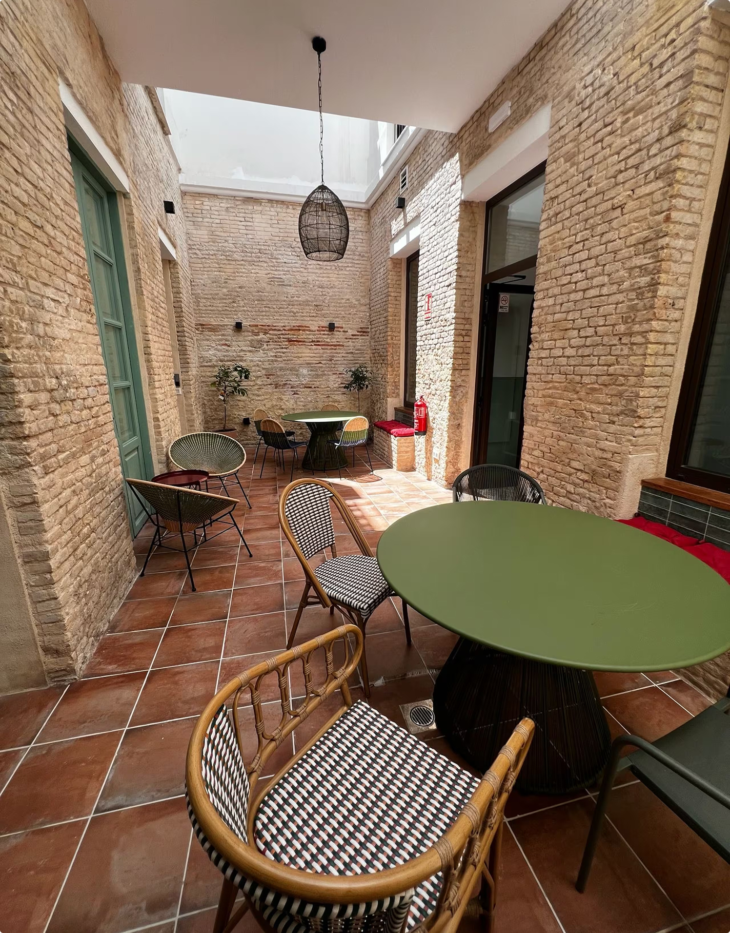 Fachada Conserva 25 en Avenida del Puerto