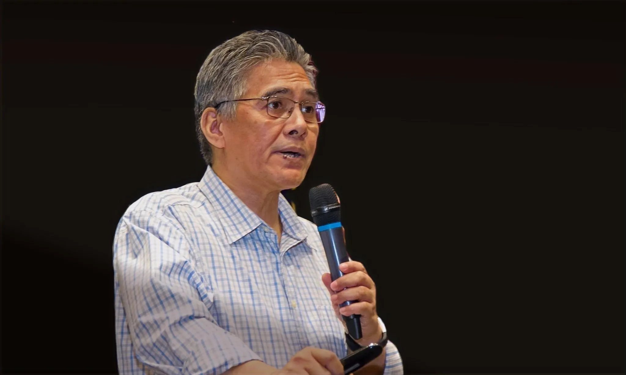 Arch. Armando Allí speaking at a United Architects of the Philippines forum