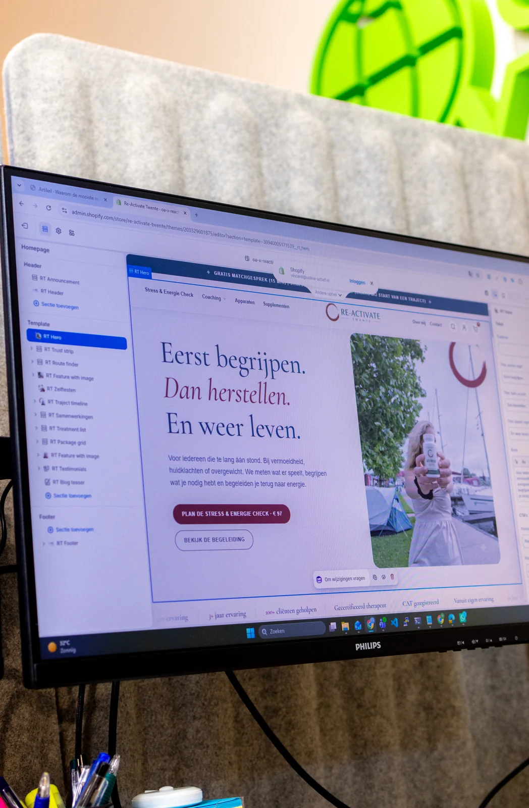 Team van Online Actief aan het werk
