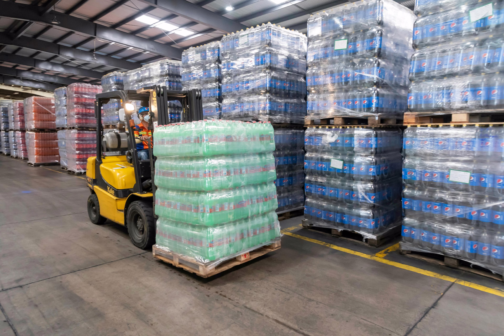 Food Inventory Management in Food Distribution Warehouses