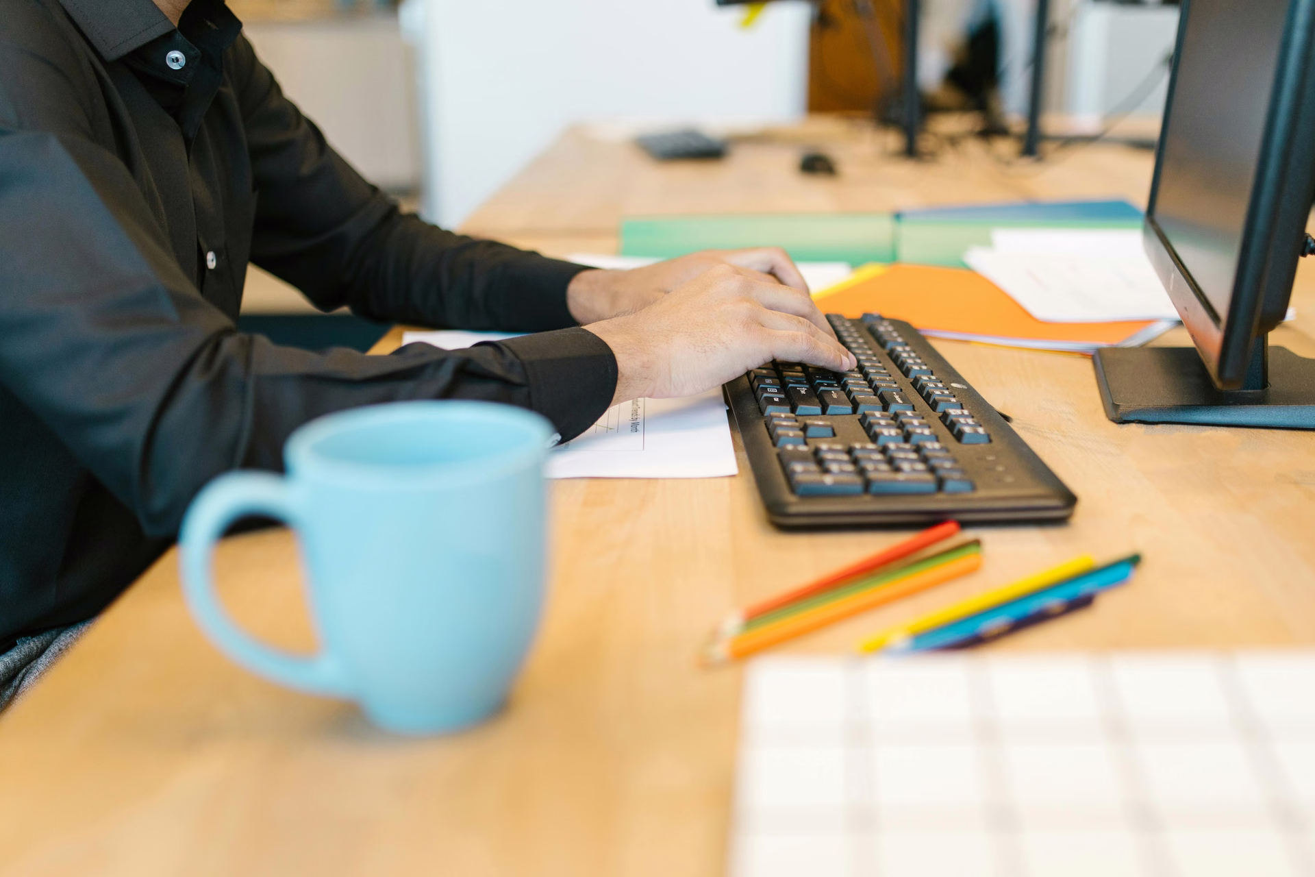 QuickBooks Desktop vs Online: What Manufacturers Need to Know