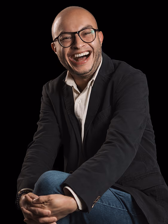 Retrato de estudio de Mauricio Henao