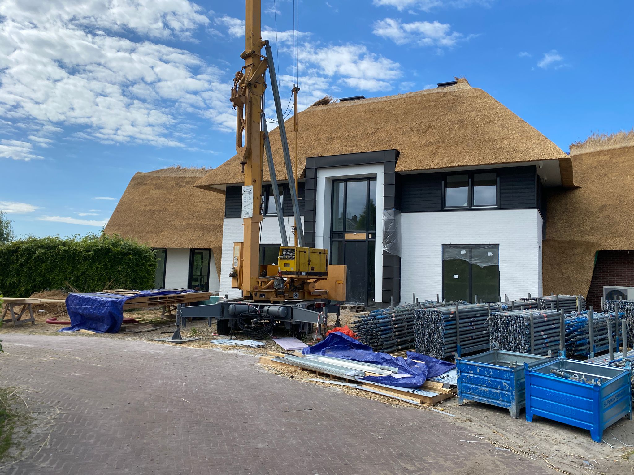 Opgeleverde steigerwerk voor vrijstaande nieuwbouwwoning