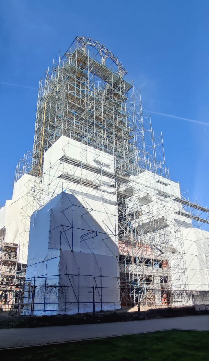 Commerciële steigerbouw voor hoog utiliteitsgebouw