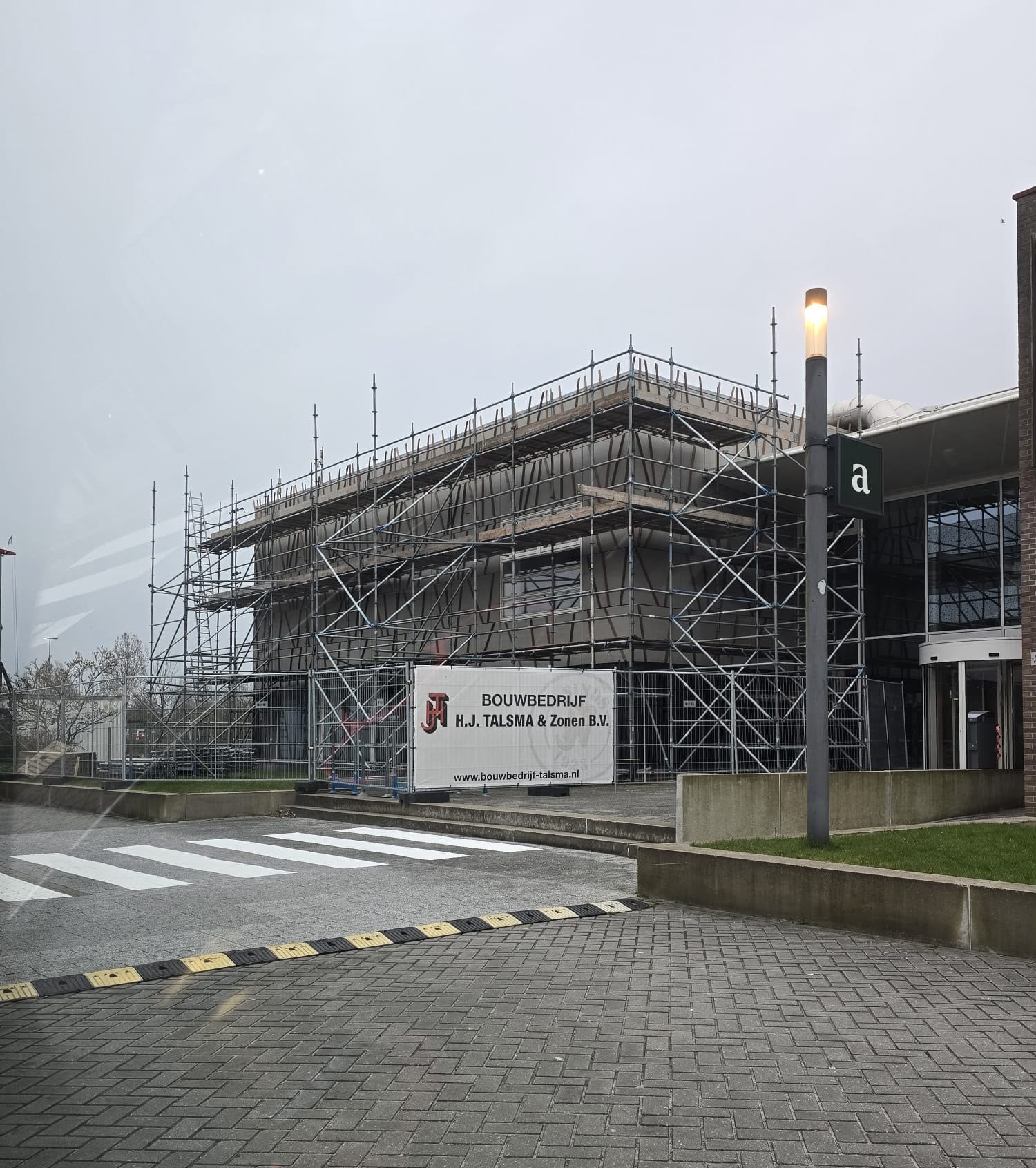 Commerciële steigerbouw voor utiliteitsgebouw