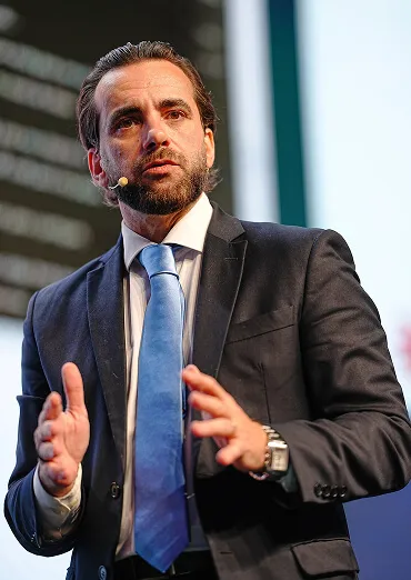 Sócio da MLaw palestrando