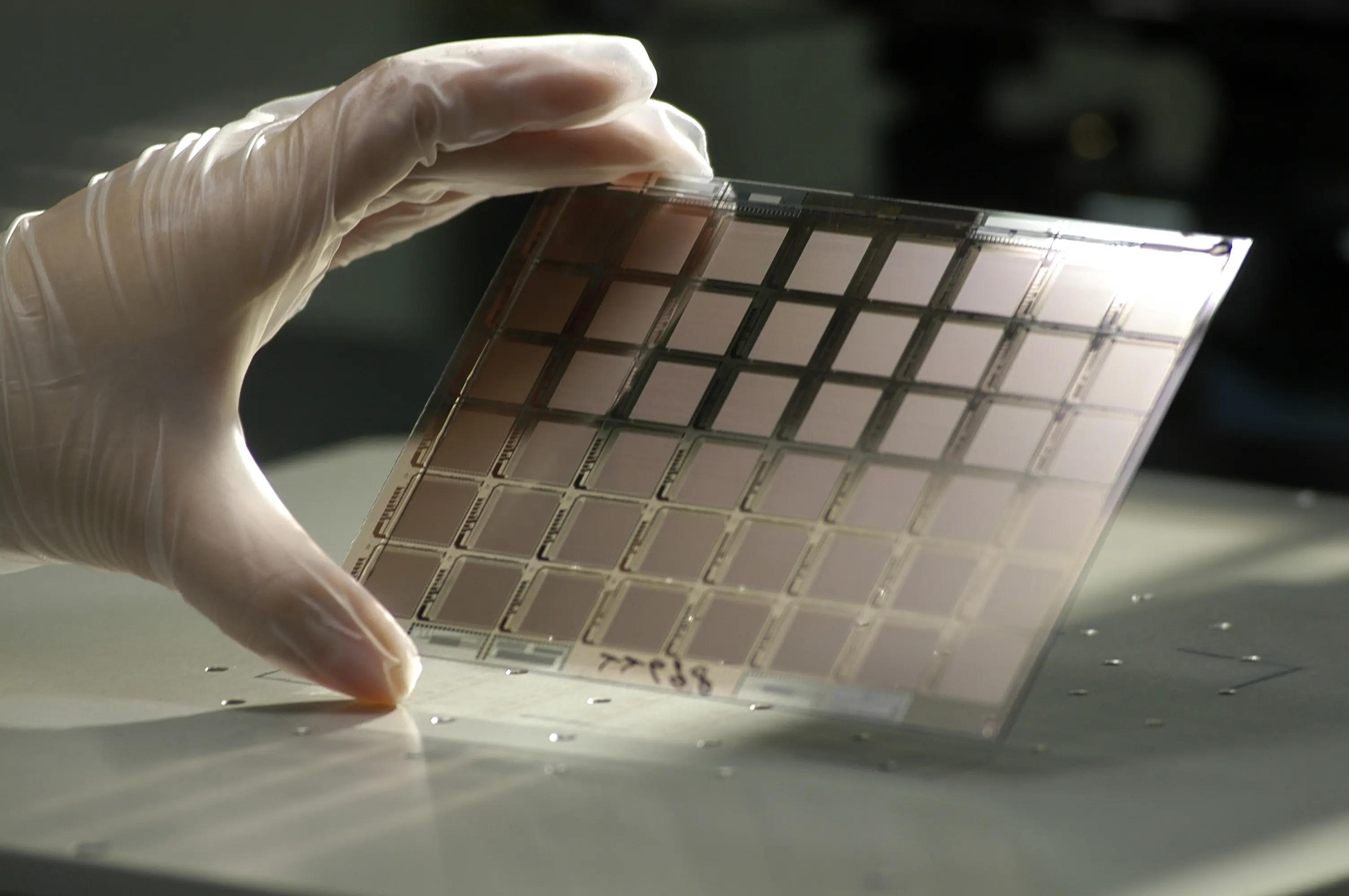 Riding the AI-wave: Scaling up Panel-Level Packaging and Smart Manufacturing