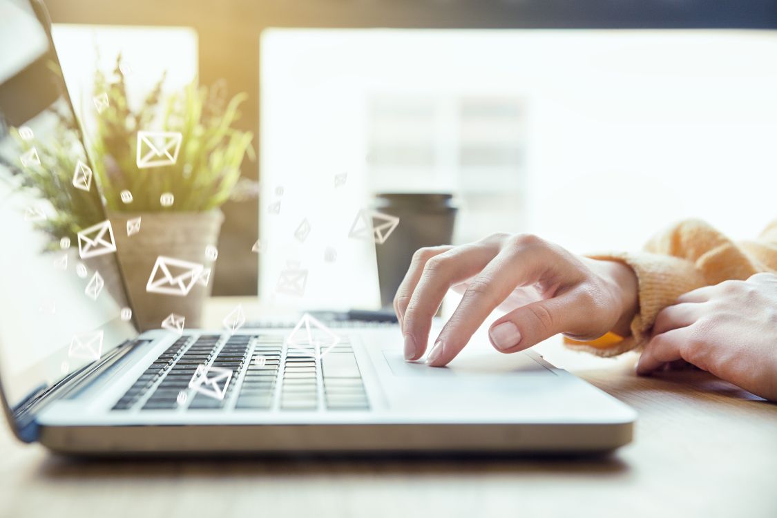 lady using computer to search for real estate listings to create power in lease negotiation