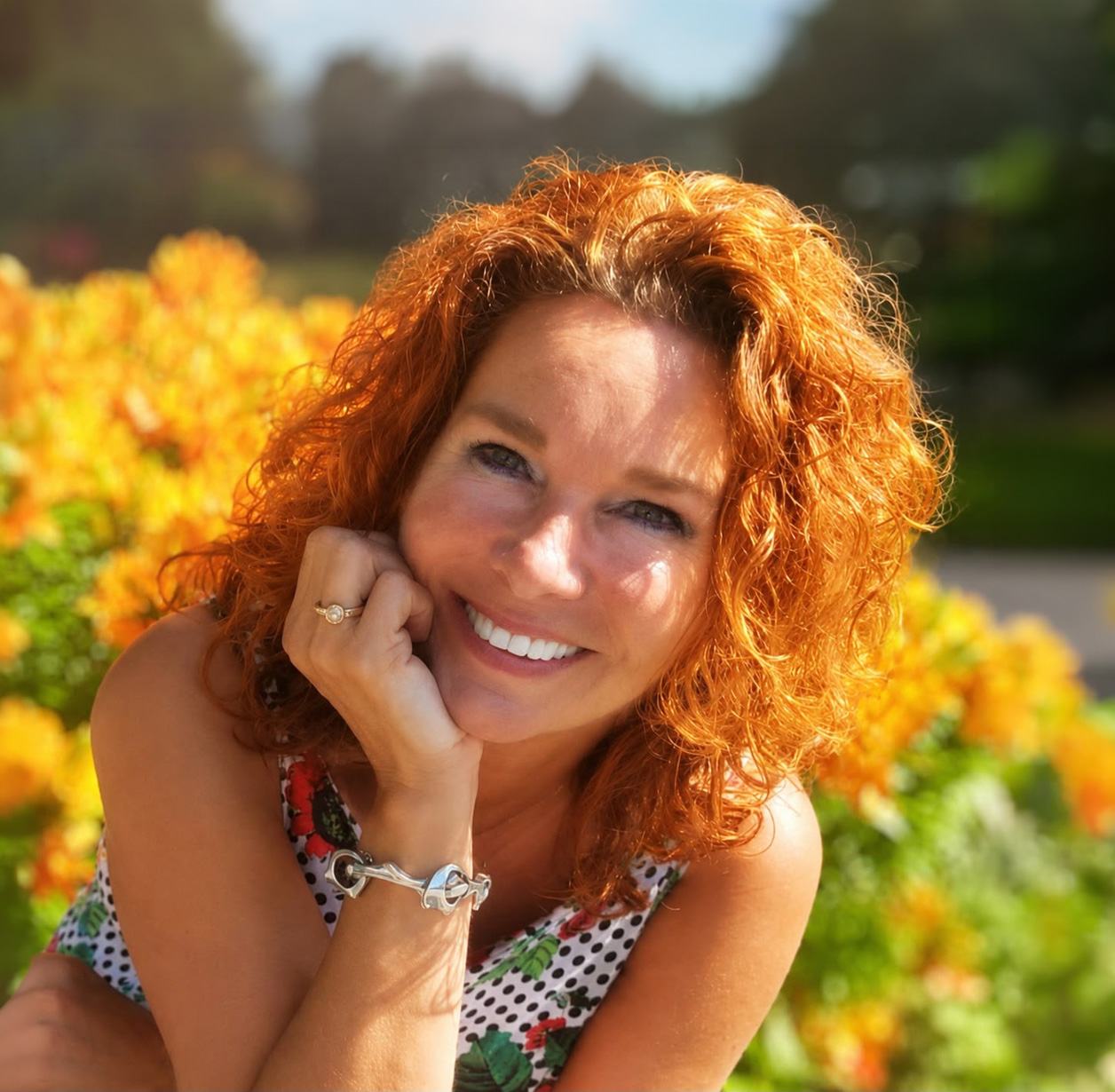 Vrolijke portretfoto van Gerda Wijnen