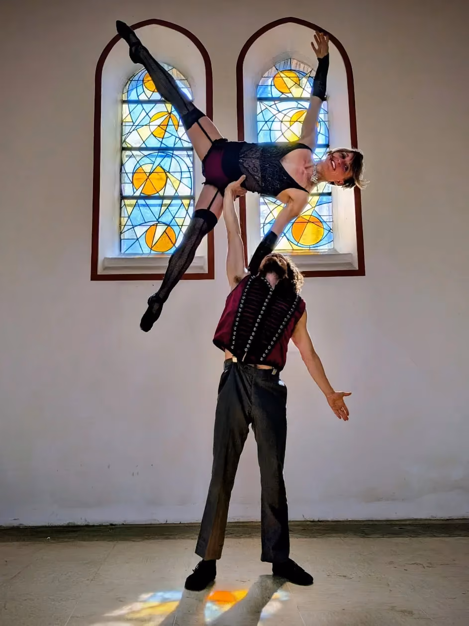 Acro Burlesque Vlinder