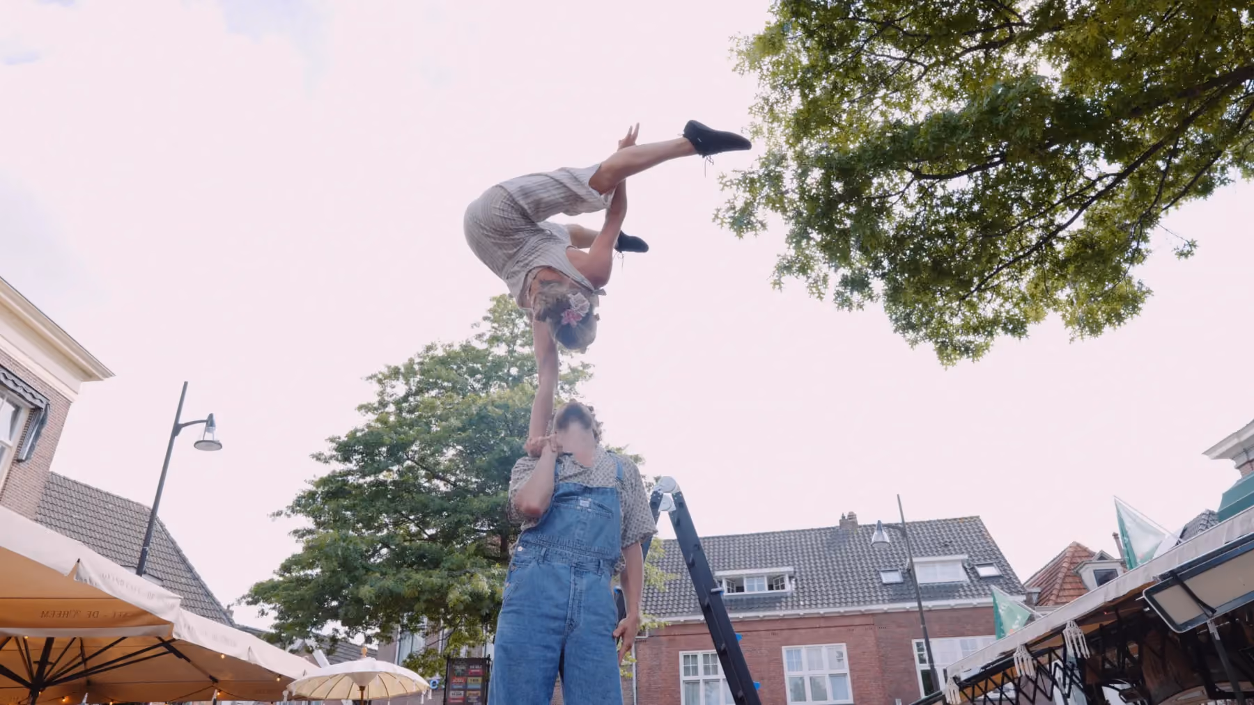 HOOG-tevree Figa buiten