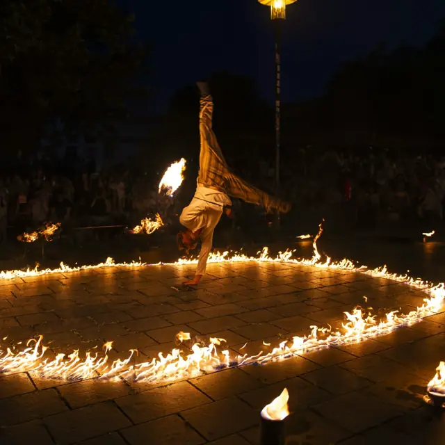 Vlam Vuurcirkel Handstand
