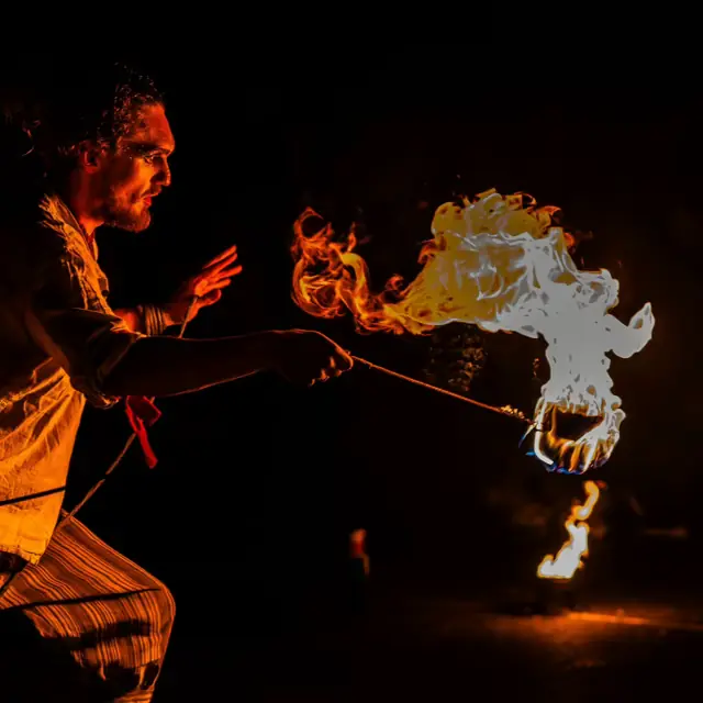 Vlam ropedart firebending