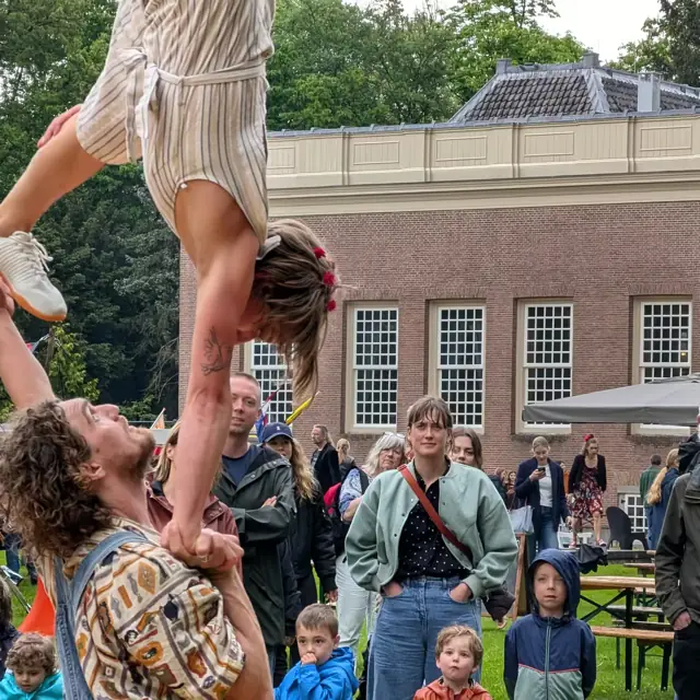 HOOG-tevree 1 arm tot 1 voet buiten