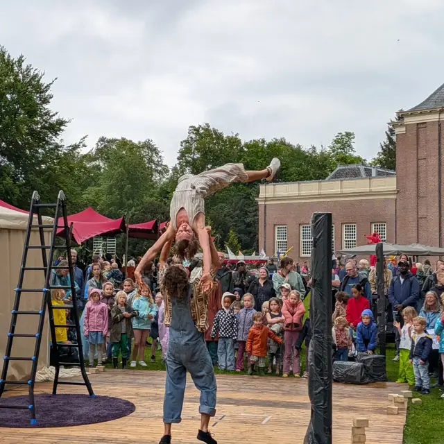 HOOG-tevree Overklap buiten
