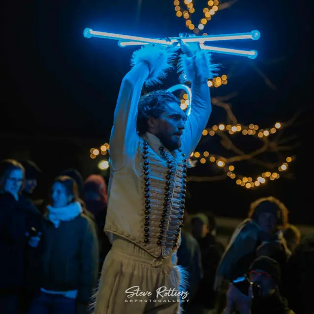 LED staff nick
