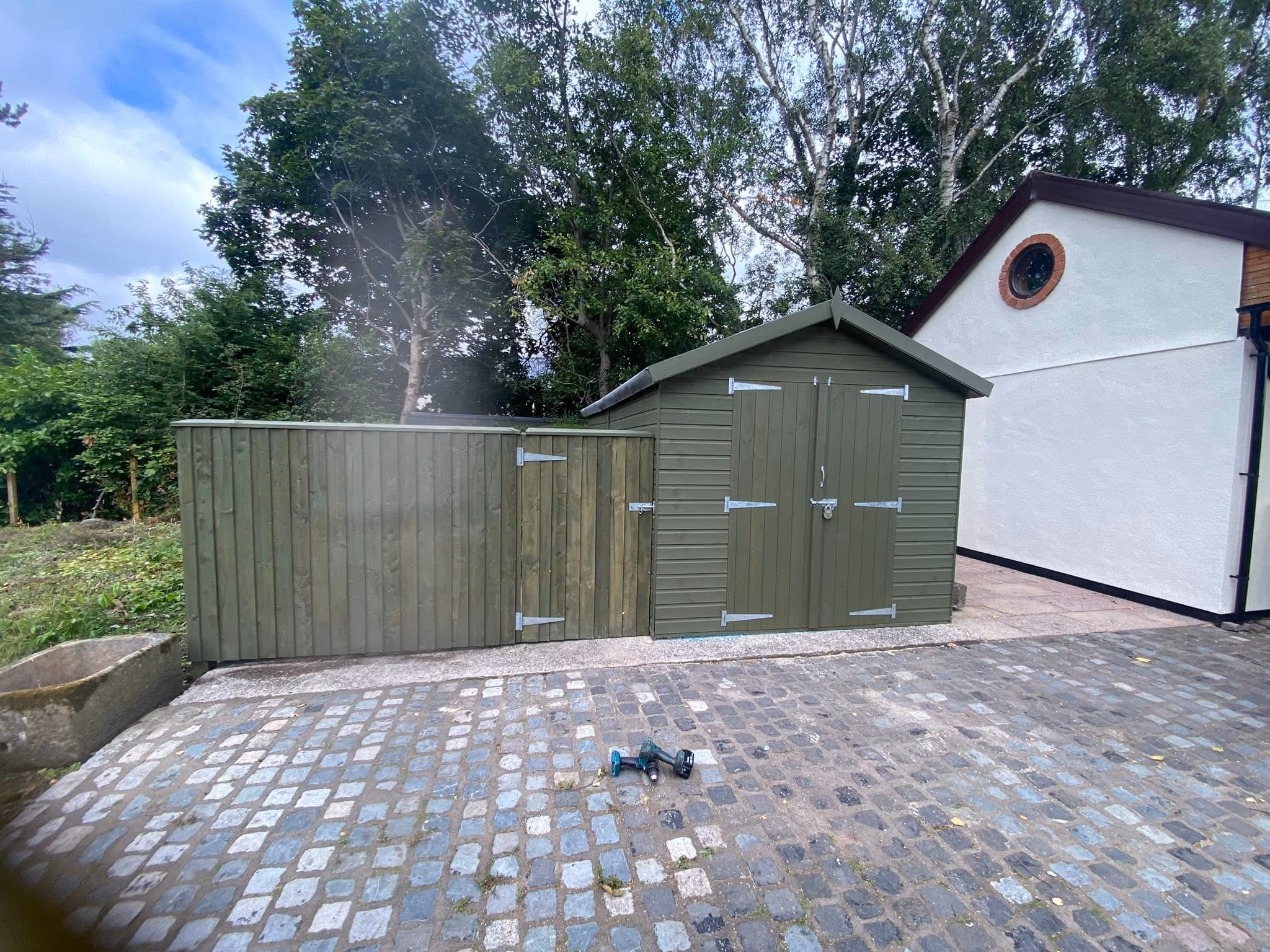 Bespoke painted timber shed and matching side gates made in Ormskirk