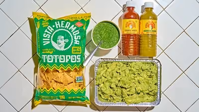 Crowd-pleasing, spicy salsa paired with our fresh guacamole made with Hass avocados, and completed with our tip top Totopos from Vista Hermosa.