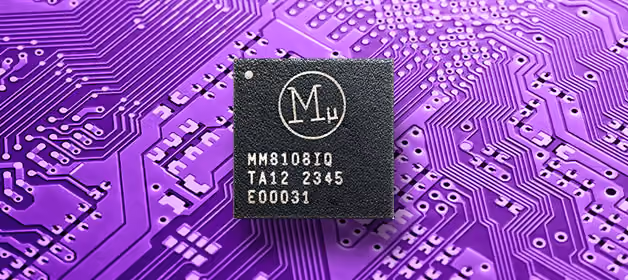 Square Quectel FGH100M module with QR code and model and serial number details.