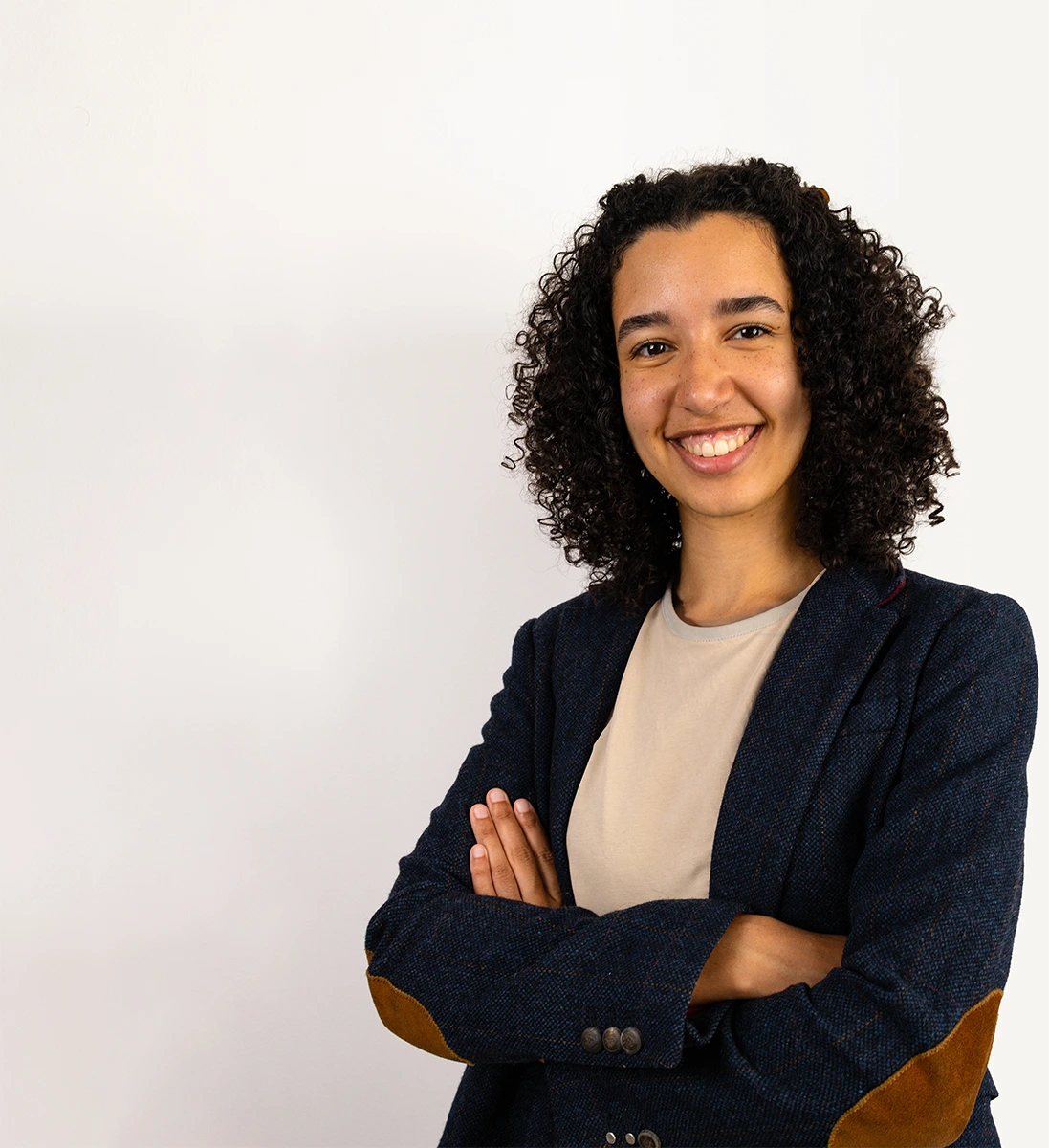 Portrait d'Ella, web designer spécialisée dans la création de sites internet à Nancy.