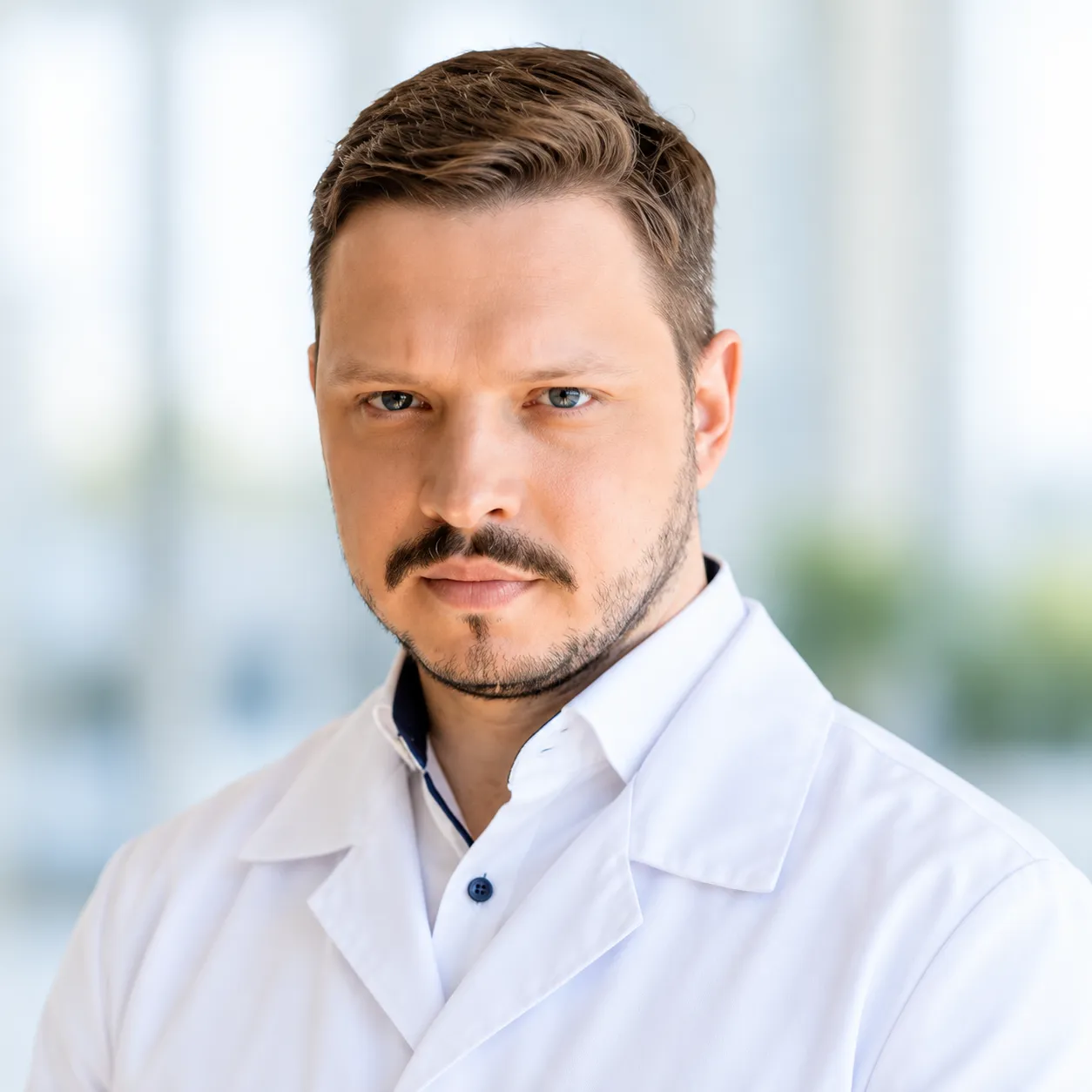 Dr. Edgars Ginēvičs, traumatologs ortopēds