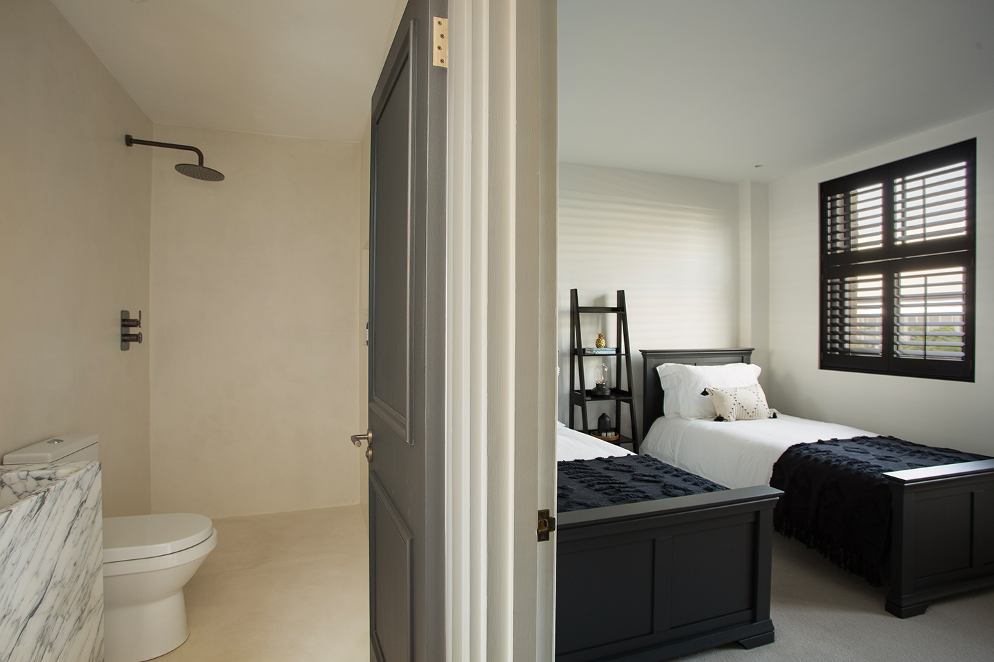 Three bedrooms and three bathrooms across 1,439 sq ft, sleeping up to six guests.
