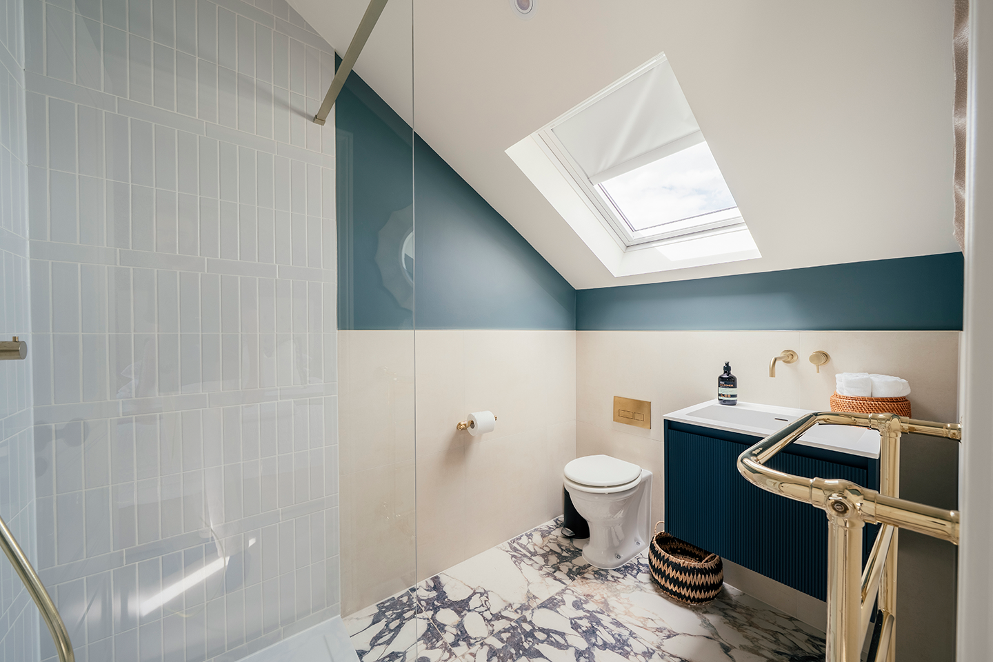 Viola Sulgrave – bathroom