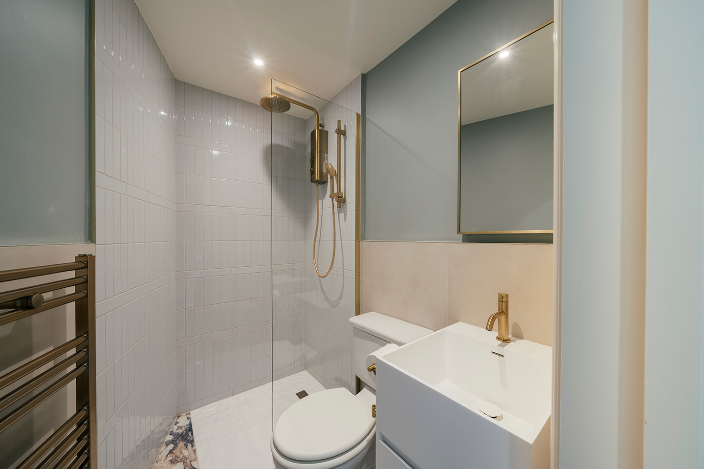 Viola Sulgrave – bathroom