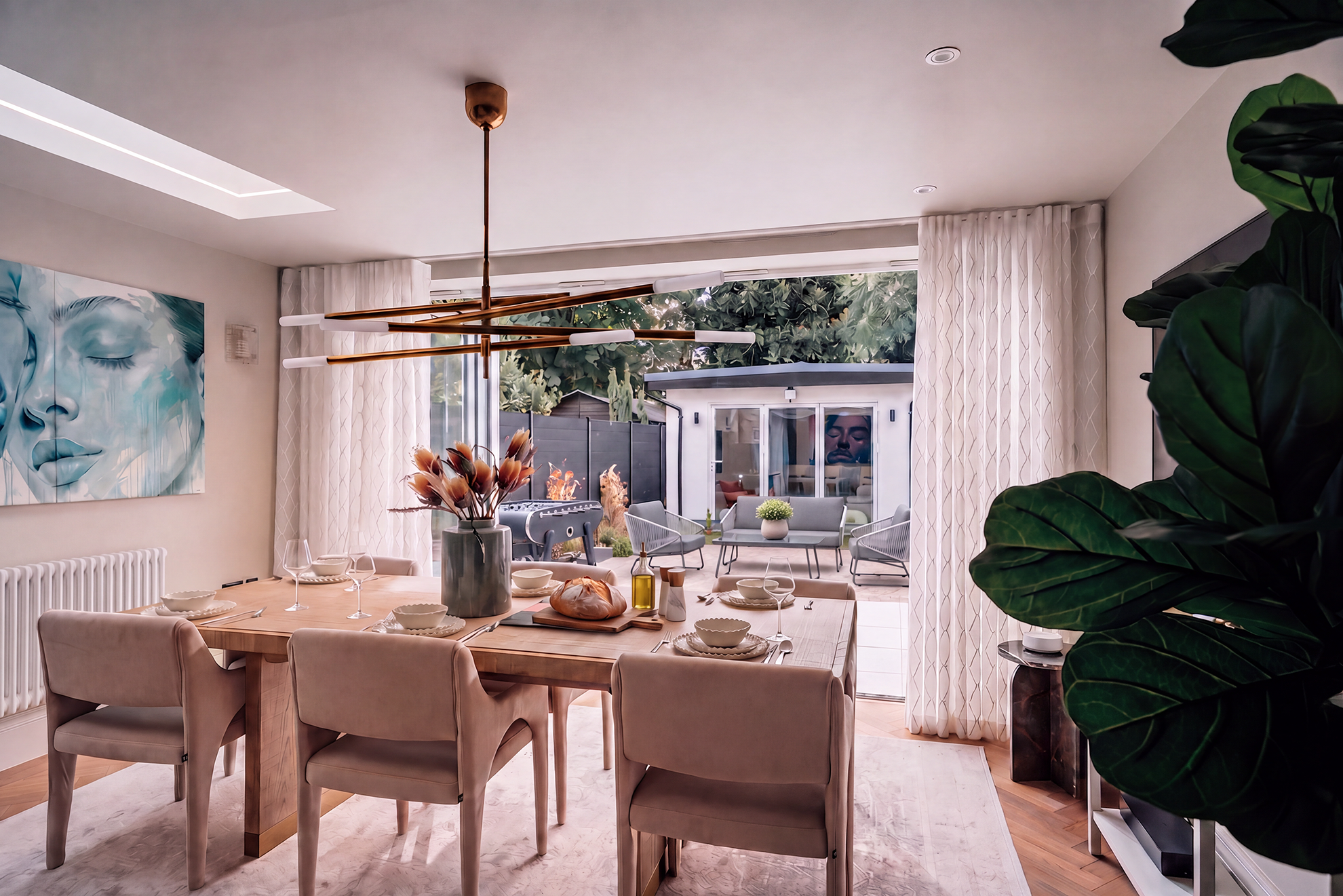Viola Sulgrave – dining area