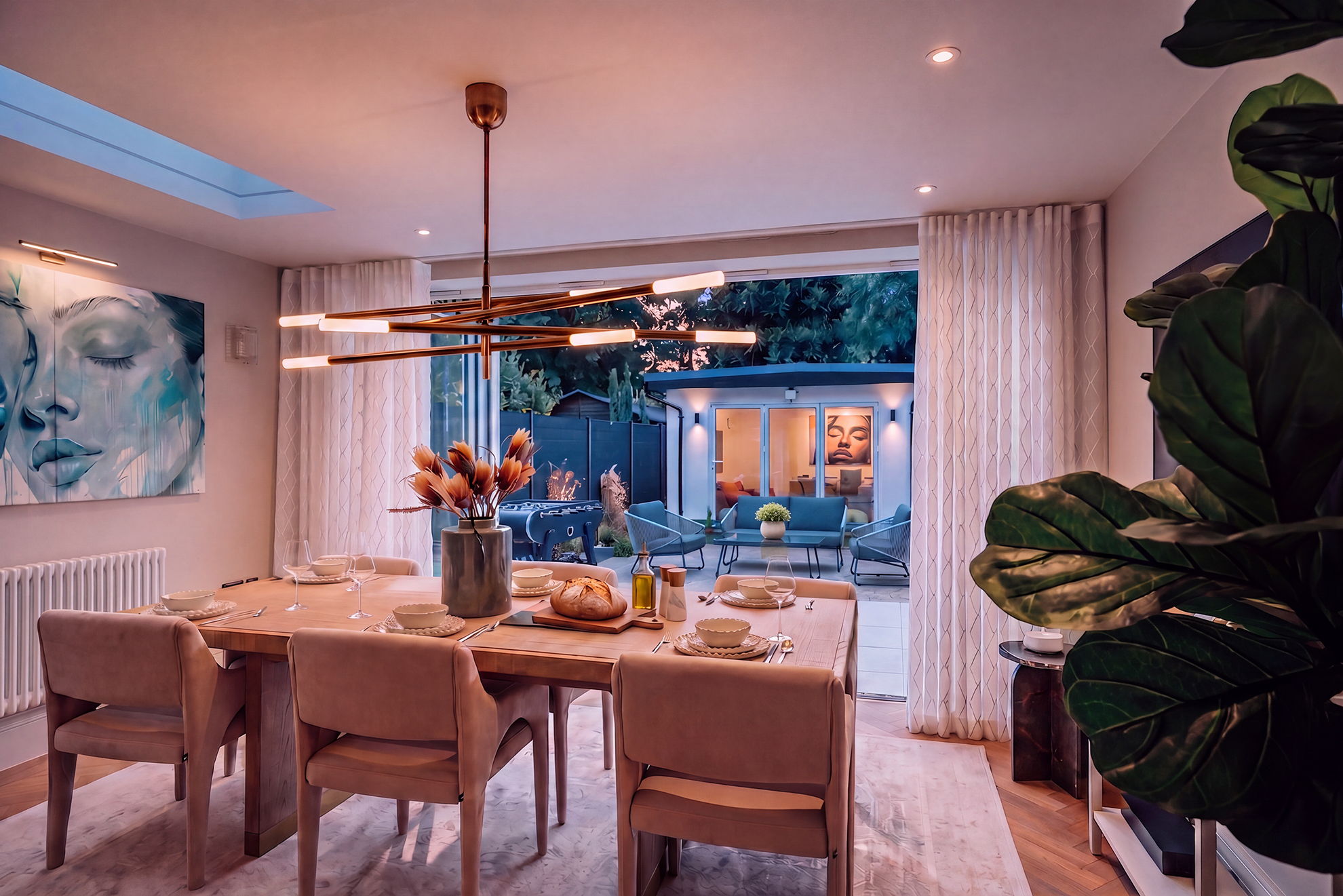 Viola Sulgrave – dining area