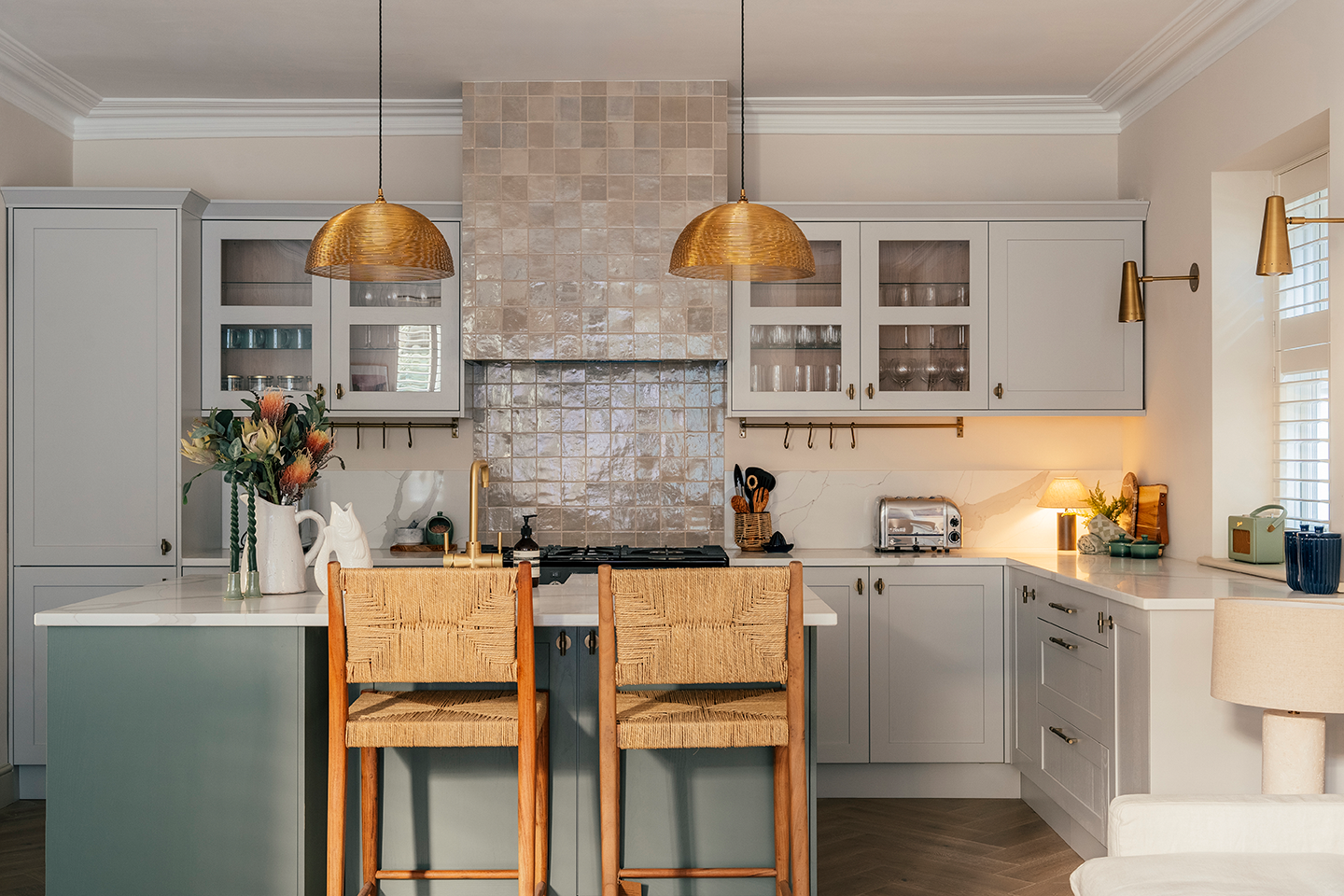 A gas stove, oven and dishwasher, with a dining table for relaxed meals at home.