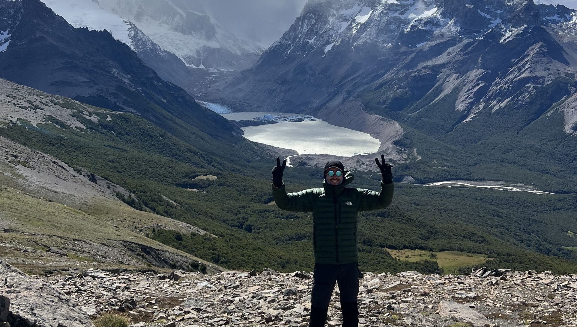 Maxime, auteur de PremierBivouac, en randonnée