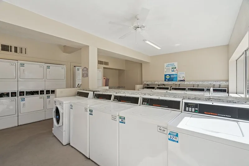 Laundry center 