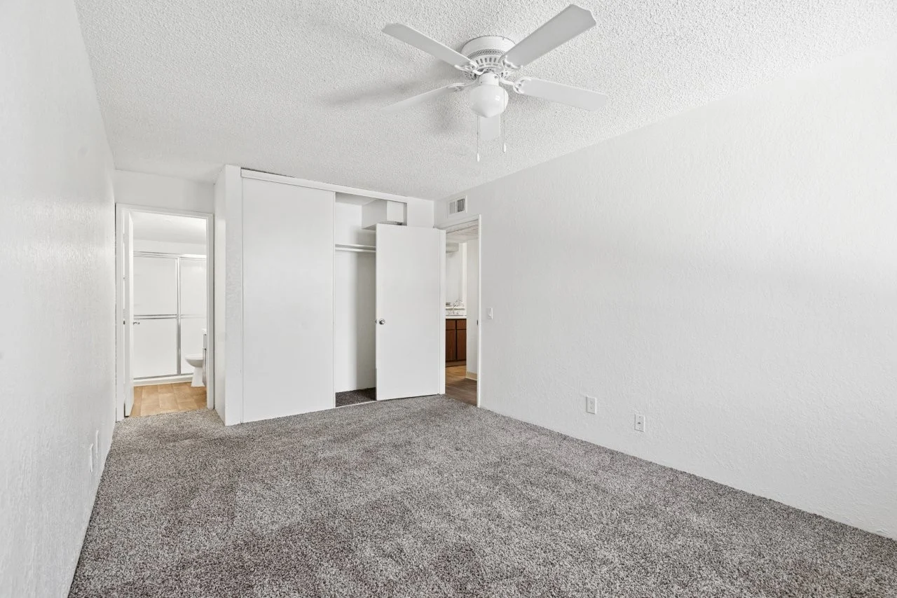 Bedroom with carpet