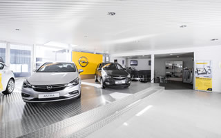 Intérieur du Garage Lanthemann à Cortaillod