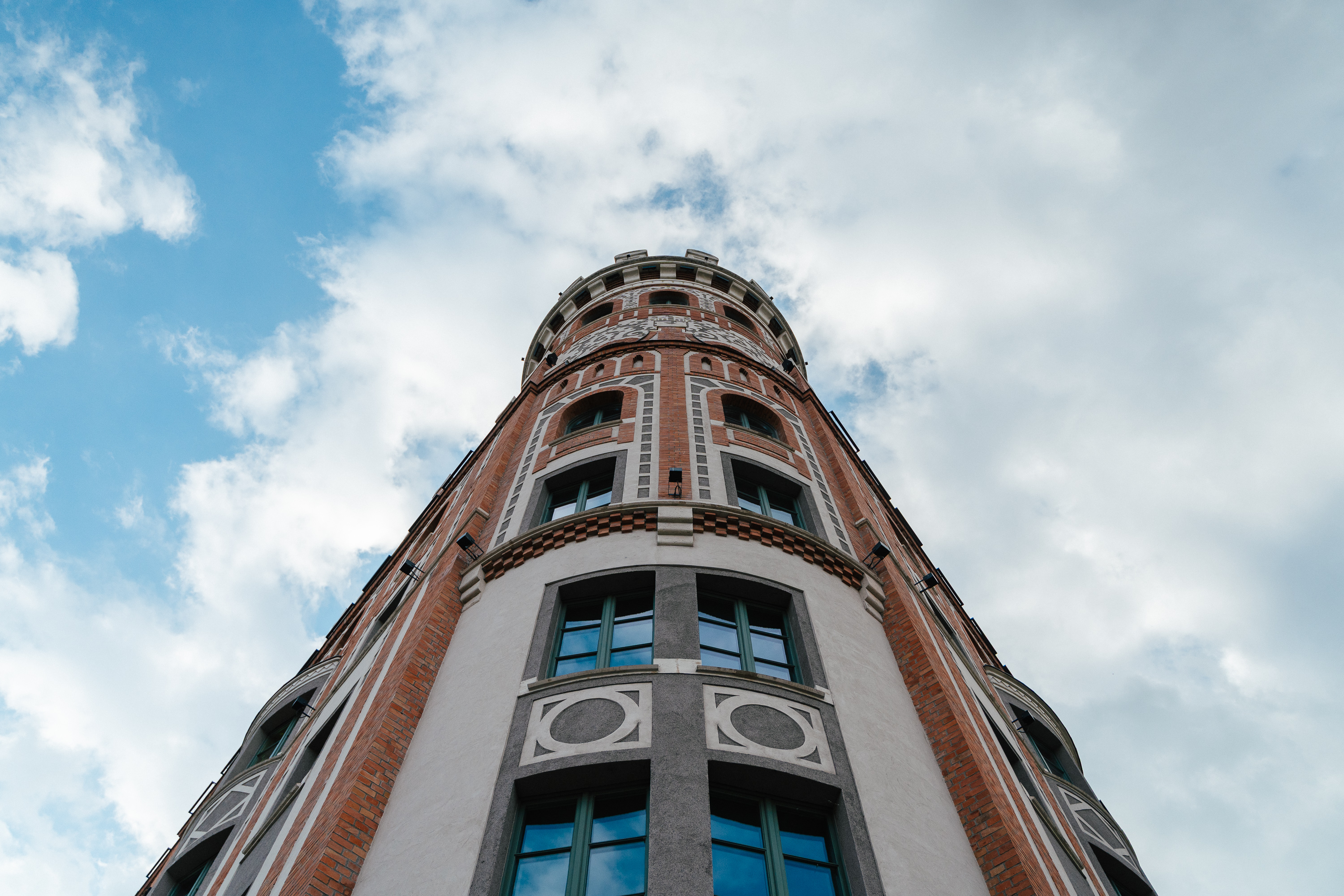 Magyar Nemzeti Bank torony, ahol a Bux Index Rooftop található.