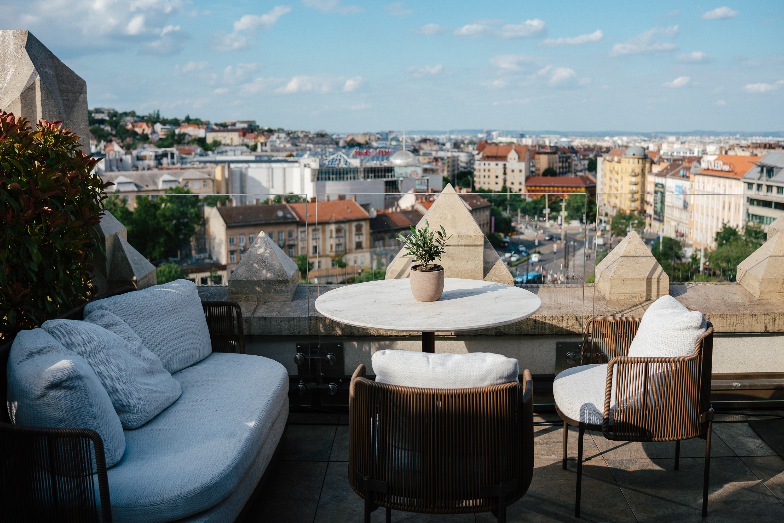 Nappali látkép Budapestről a Bux index skybarból.