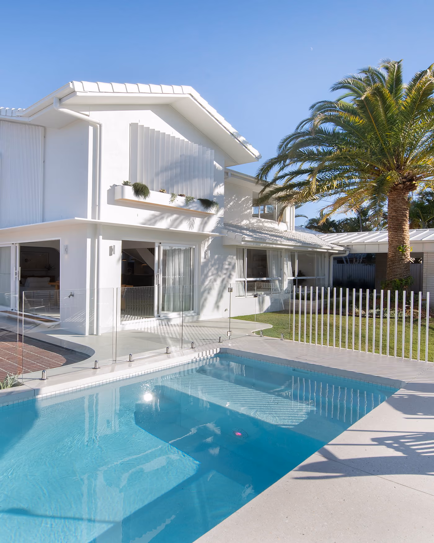 Plungie Max precast pool in situ