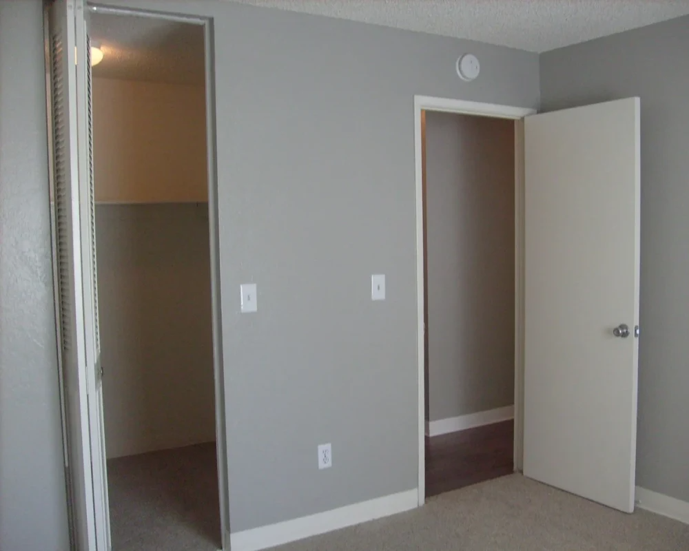 Bedroom with carpet