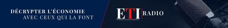 Bannière avec texte Décrypter l'économie avec ceux qui la font à côté du logo ETI Radio et un microphone de studio sur fond sombre.